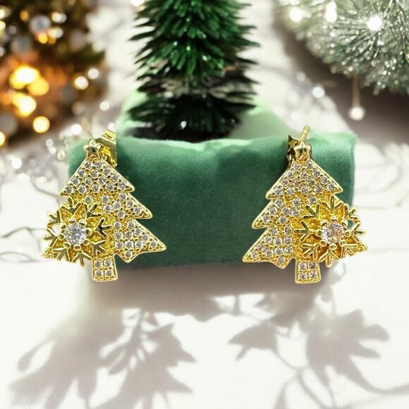 Christmas Tree Earrings Snowflake Crystal Accents Sparkly Holiday Costume Jewelr - Picture 1 of 11